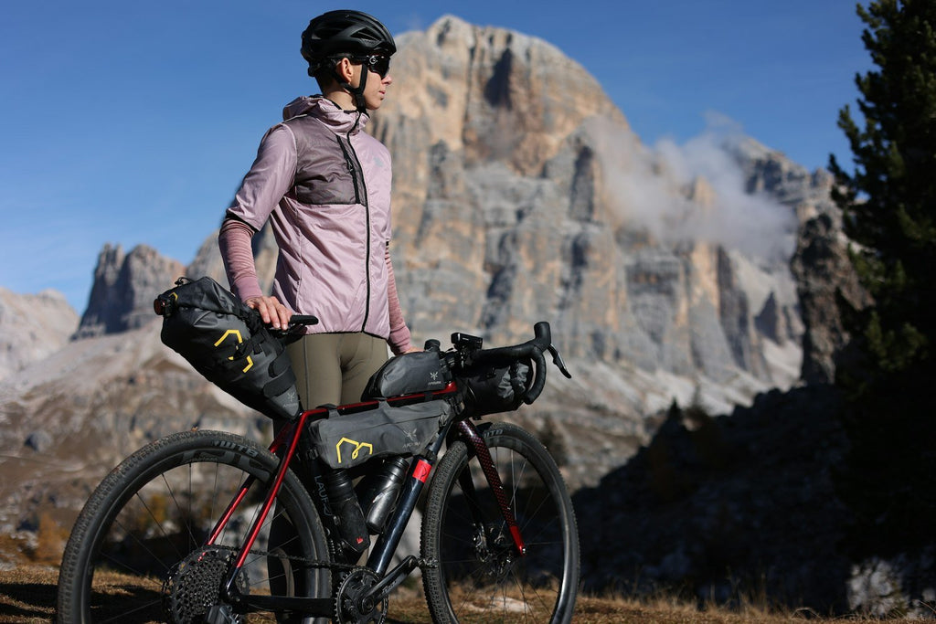 APIDURA EXPEDITION FRAME PACK 5.3L in the mountians